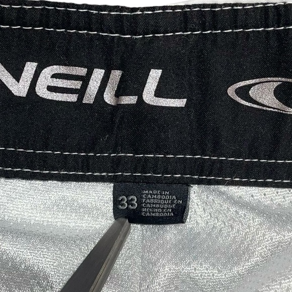 O’Neill White 33 Mid-Rise Santa Cruz Striped Board Shorts 10” Inseam in EUC - Picture 4 of 7